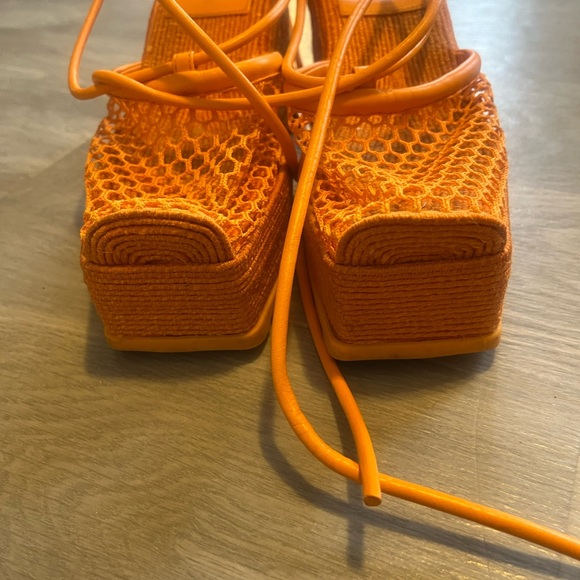 Bottega Veneta Orange Stretch Net Lace-Up Heels EU 38 - Picture 10 of 12